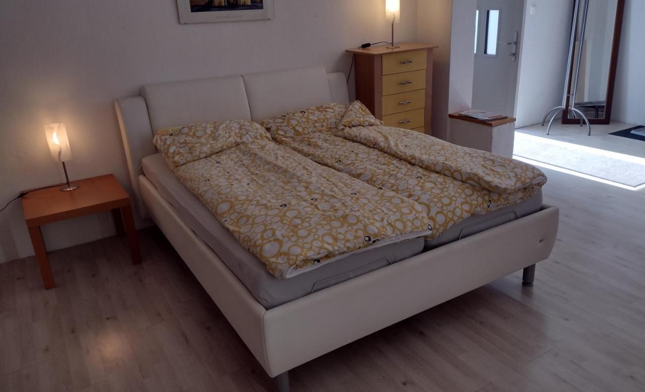 Kleines Gemuetliches Apartment In Zentraler Lage 基姆湖畔普林 外观 照片